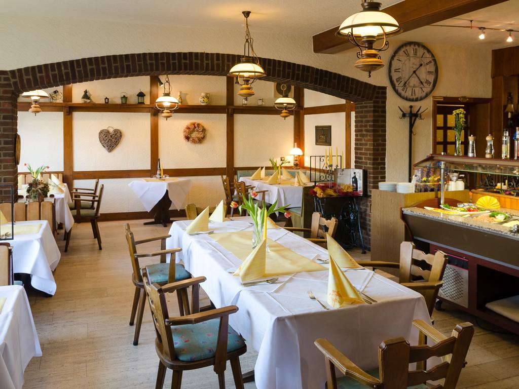 Landhotel Hamburger Hof Nettlingen Buitenkant foto