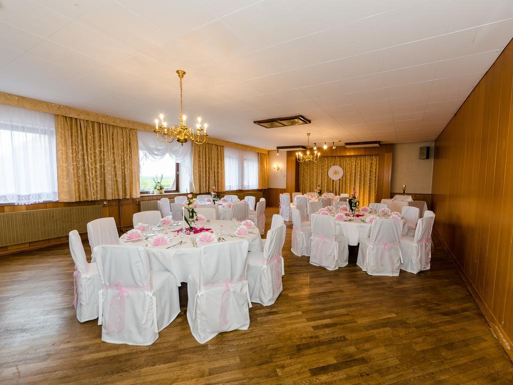 Landhotel Hamburger Hof Nettlingen Buitenkant foto